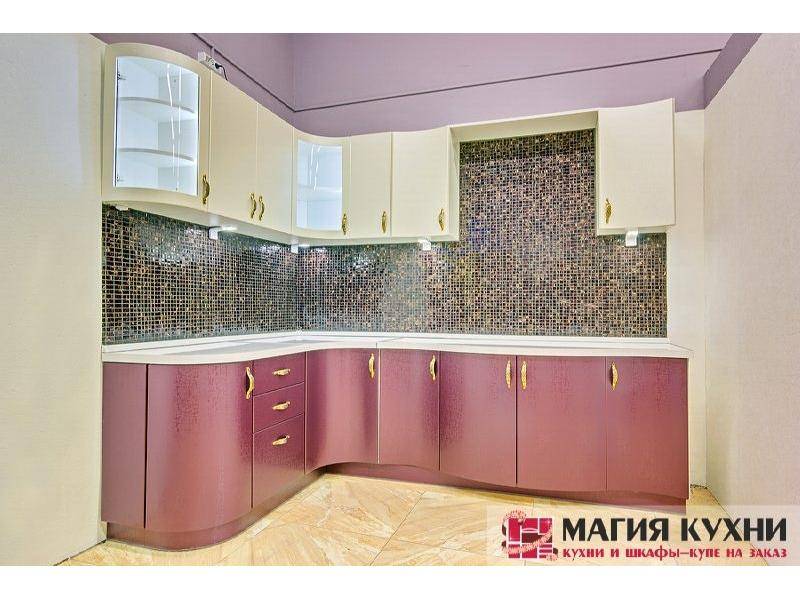 кухня с плавными линиями в Кургане
