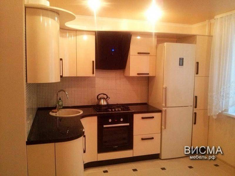 кухня угловая с гнутыми фасадами в Кургане