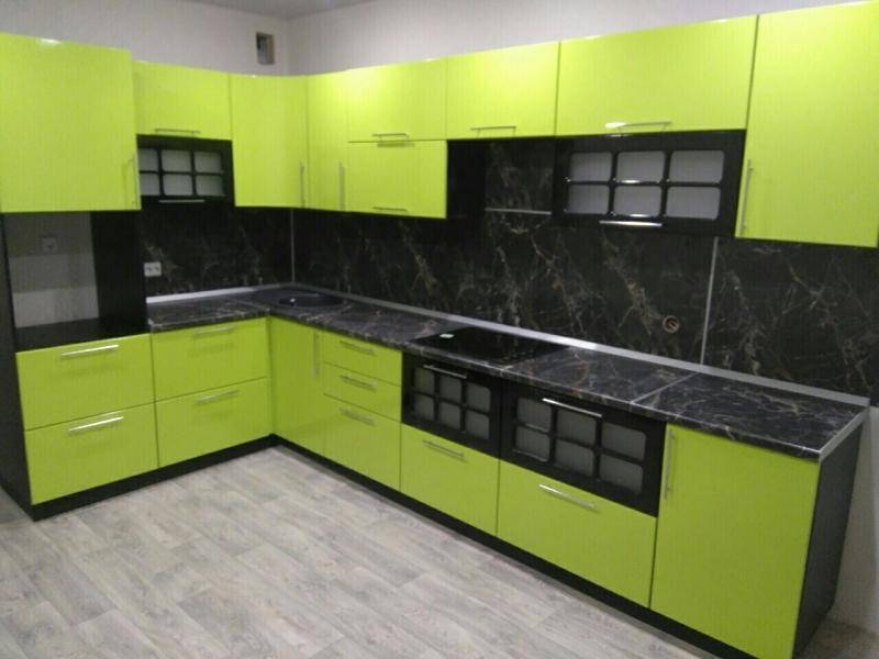 зеленый кухонный гарнитур в Кургане