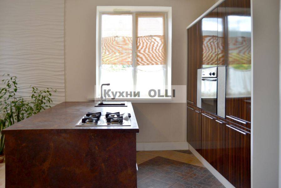 кухня с островом в Кургане