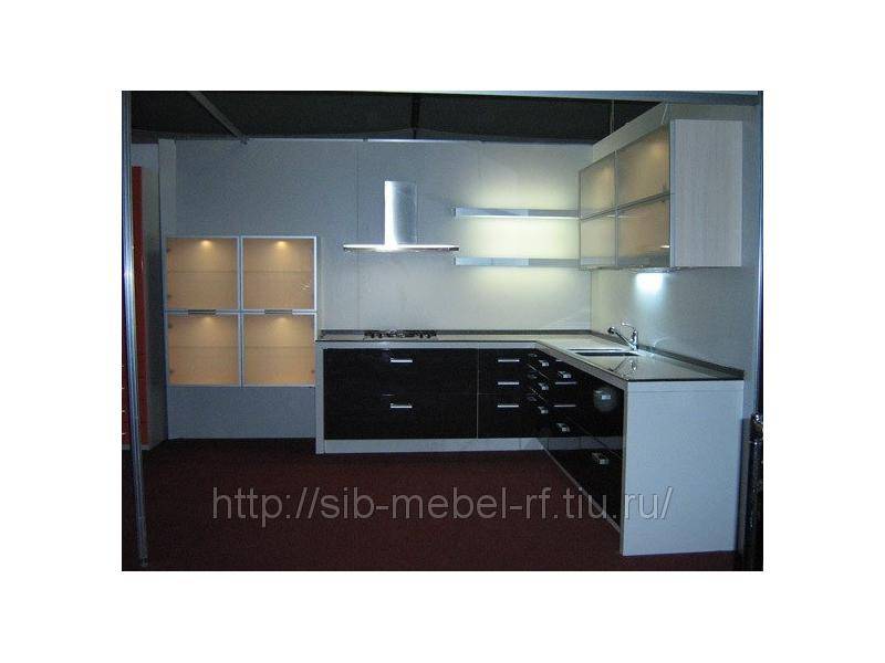 кухня с фасадами из пластика 3 в Кургане