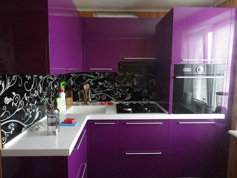 фиолетовая угловая кухня фасады эмаль в Кургане