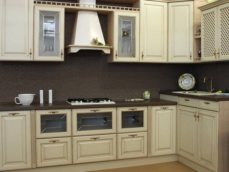 угловая классическая кухня в Кургане