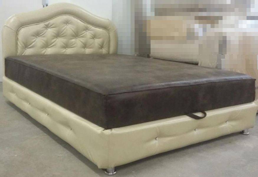 мягкая кровать с утяжками в Кургане