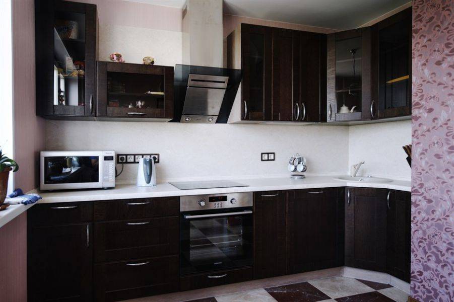 угловая кухня в рамке в Кургане