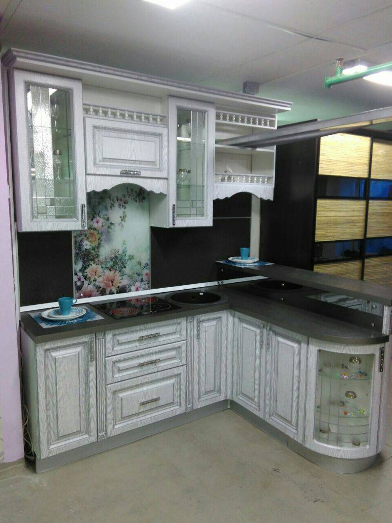 кухонный гарнитур с нанесением патины в Кургане