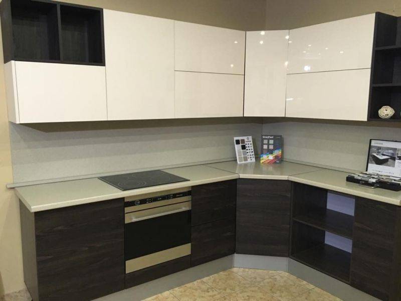 угловая кухня стильная в Кургане