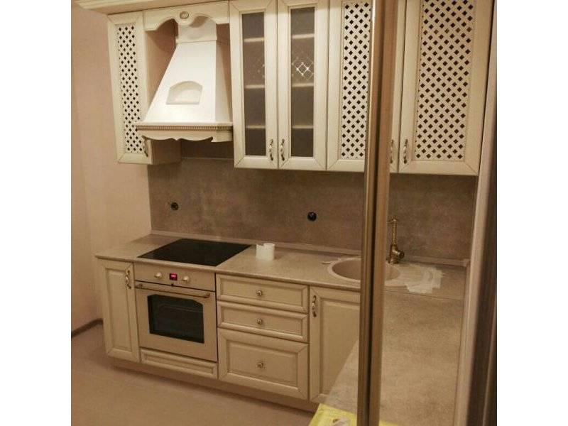 кухня из массива дерева в Кургане