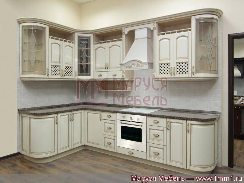 кухня угловая классика массив в Кургане
