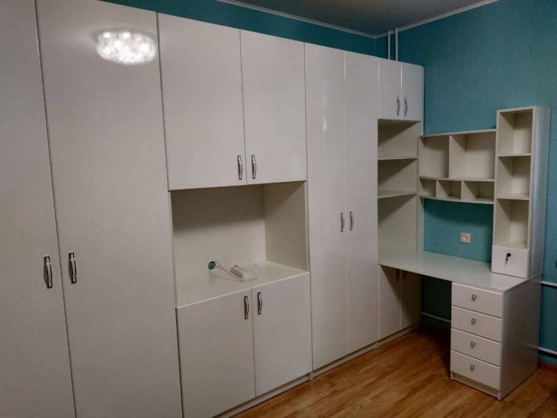 стенка с уголком для школьника в Кургане