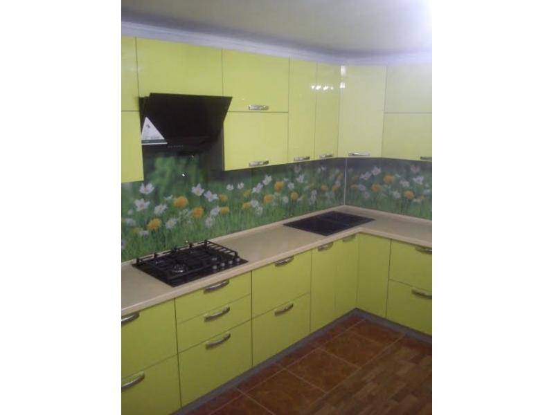 угловая кухня зеленая в Кургане