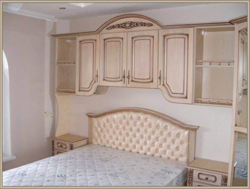 светлый спальный гарнитур в Кургане