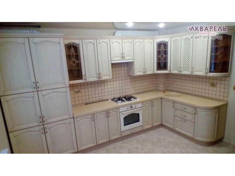 большая угловая кухня из масива в Кургане