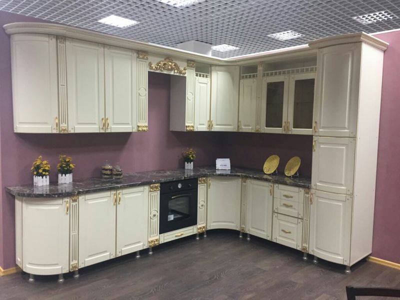 белая угловая кухня лаванда в Кургане