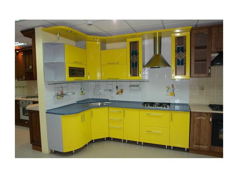 желтая угловая кухня 15 в Кургане
