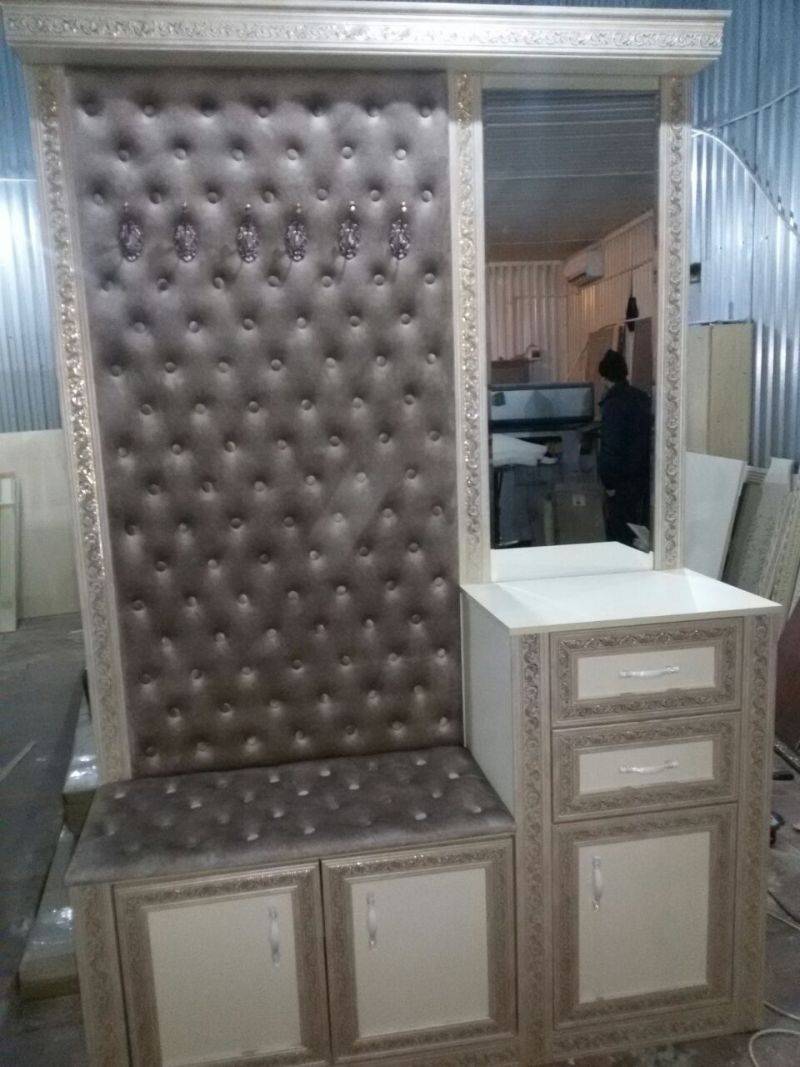 небольшая прихожая в Кургане