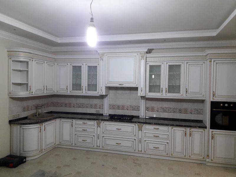 угловая кухня из дерева в Кургане