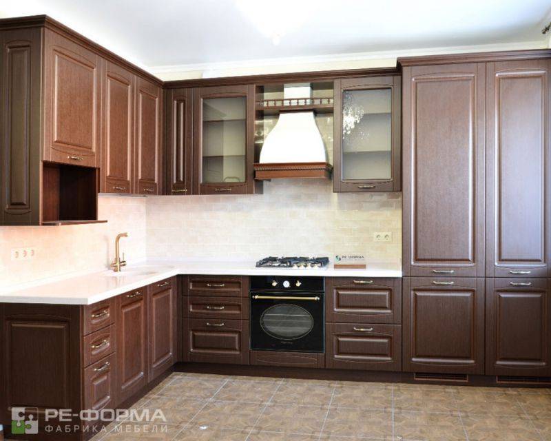 угловая классическая кухня 003 в Кургане