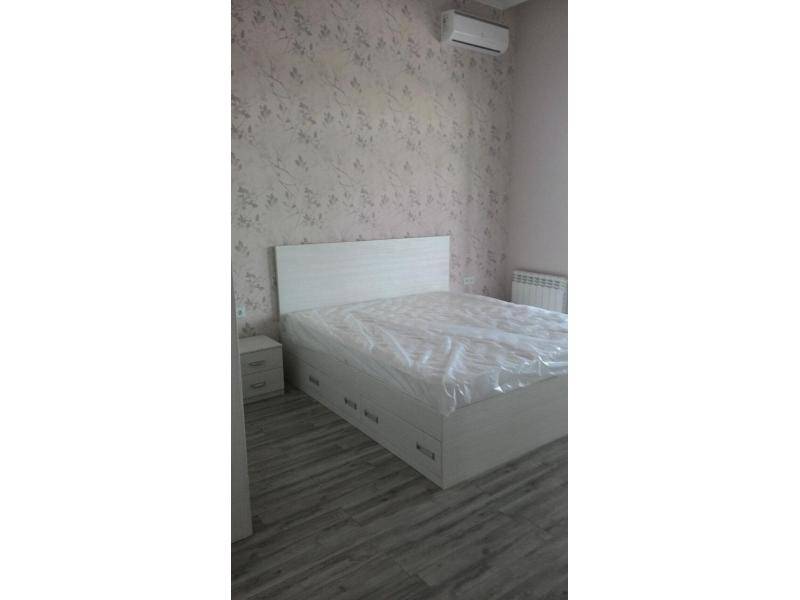 кровать белая в Кургане