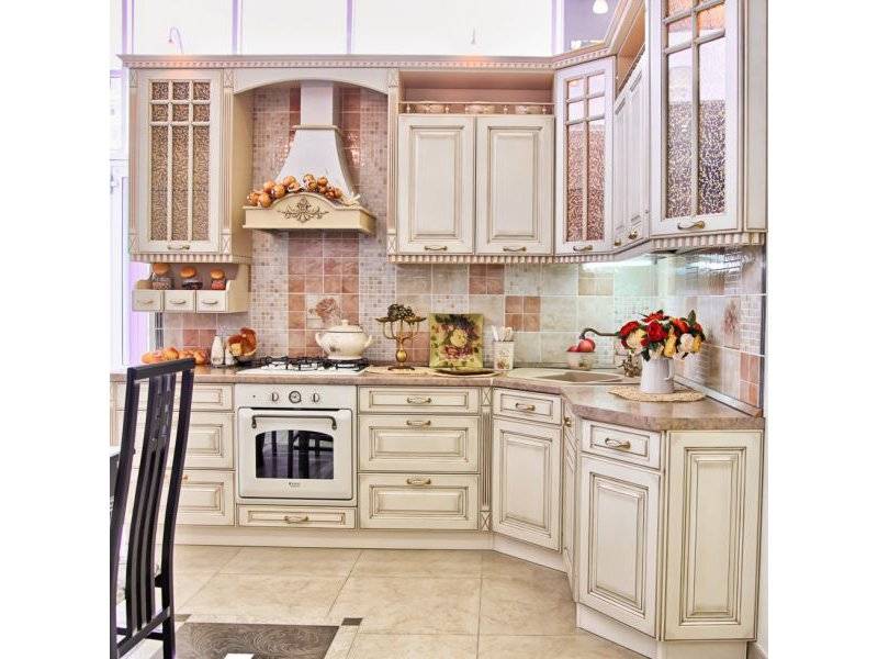 изящная угловая кухня патина в Кургане