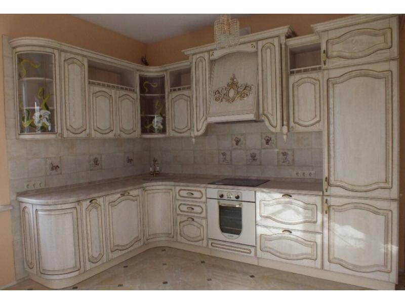 светлый кухонный гарнитур в Кургане