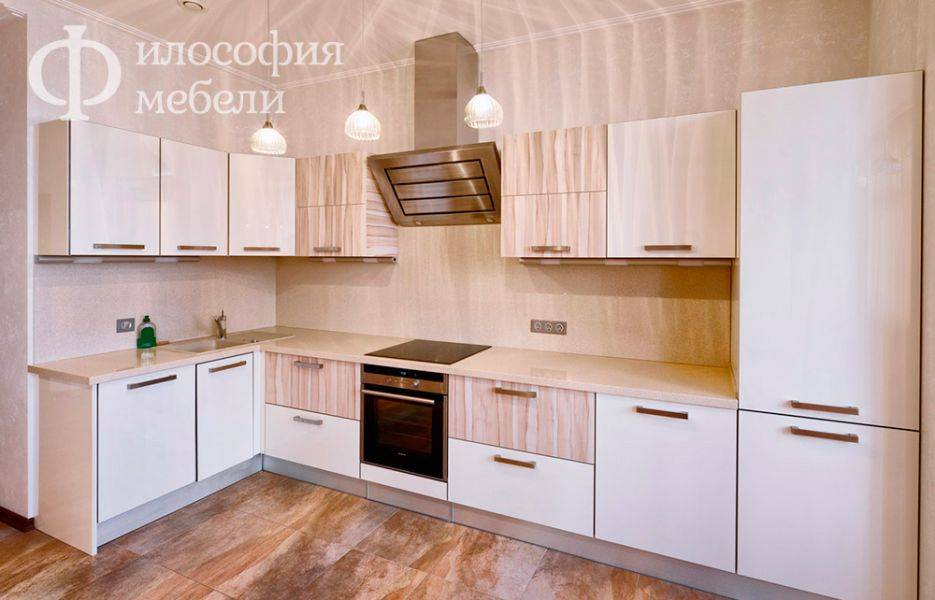 светлая угловая кухня №15 в Кургане