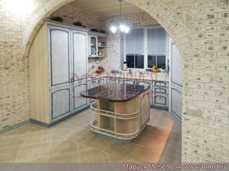 кухня угловая белая с патиной в Кургане