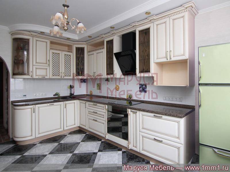 кухня угловая массив в Кургане