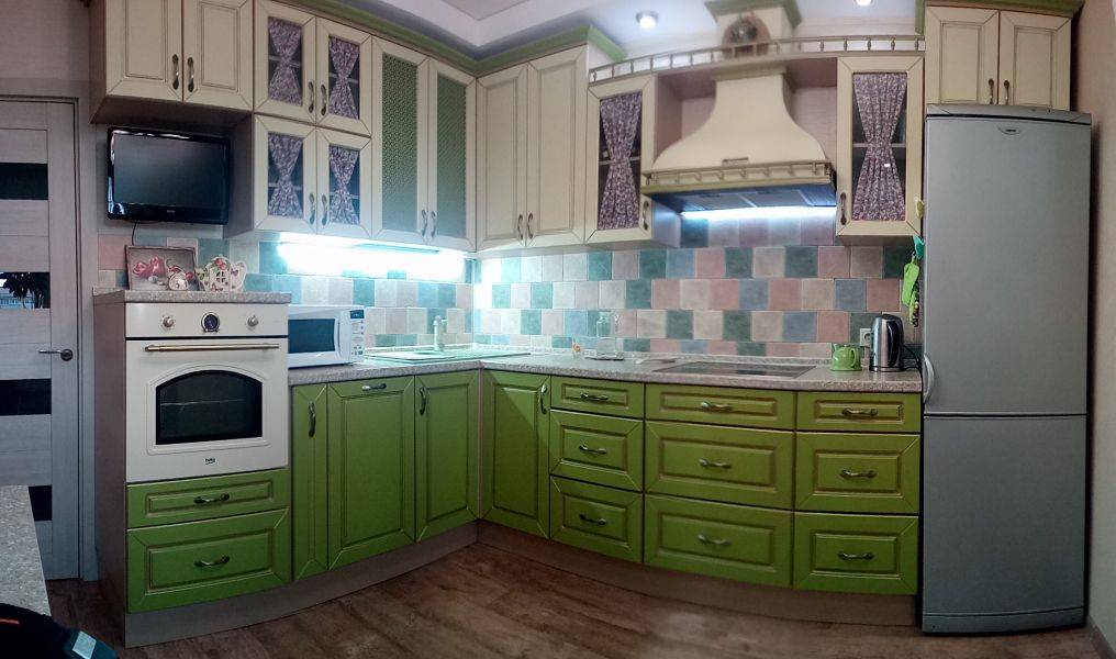 удобная угловая кухня в Кургане
