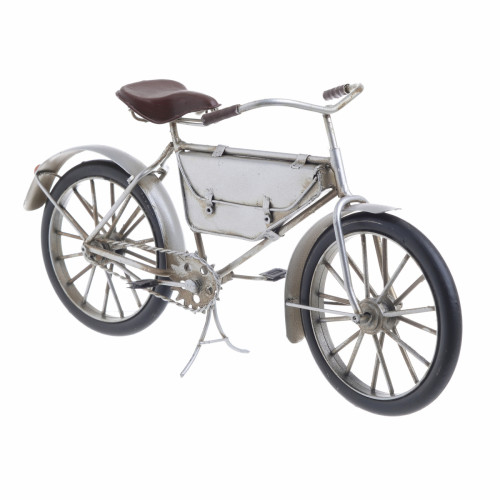 модель bicycle серебристого цвета в Кургане